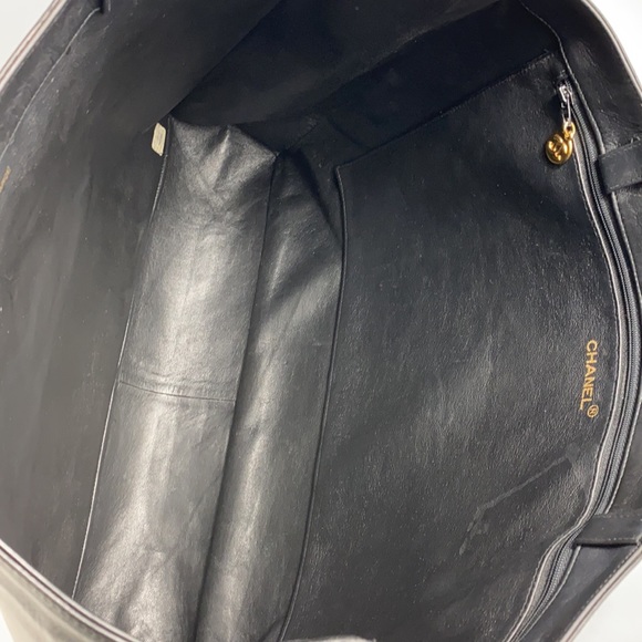 💎✨CELEBRITY✨💎 CHANEL LEATHER TOTE - Picture 11 of 16